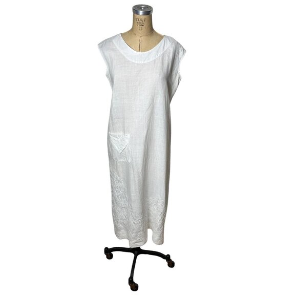 Paper White Dresses & Skirts - Vintage 1980s white dress with elaborate hand embroidery by Paper White Size M/L